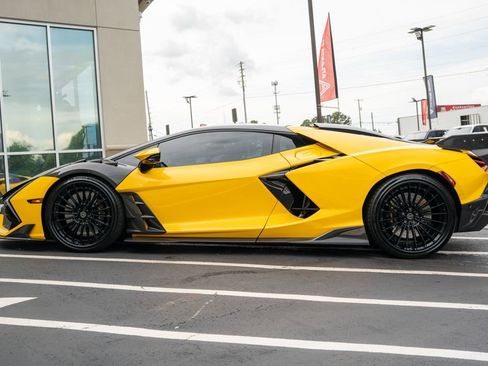 Used 2024 Lamborghini Revuelto AWD/4WD image 24