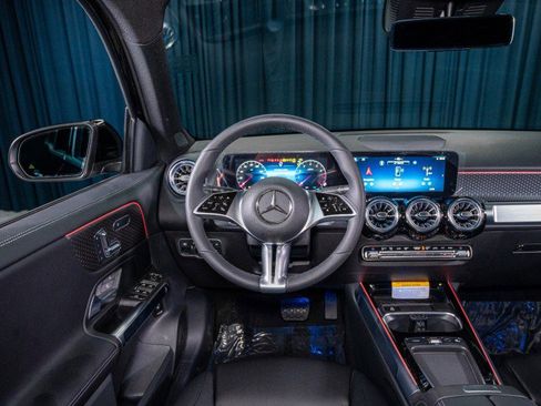 New 2025 Mercedes-Benz GLB 250 image 16