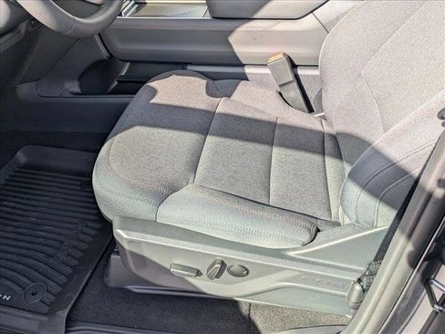 New 2025 Ford Expedition Active image 3