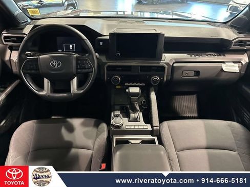 Certified 2024 Toyota Tacoma SR5 AWD/4WD image 15