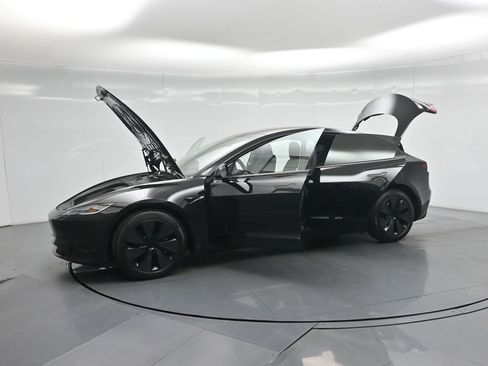 Used 2025 Tesla Model 3 Long Range RWD image 31