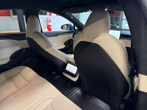 Used 2021 Tesla Model S Plaid image 25