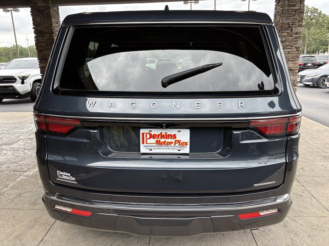 Used 2022 Jeep Wagoneer Series III w/ Rear Seat Video Group 1 AWD/4WD image 7