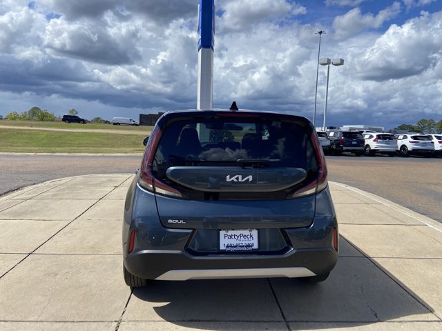 Used 2025 Kia Soul LX w/ LX Technology Package FWD image 8