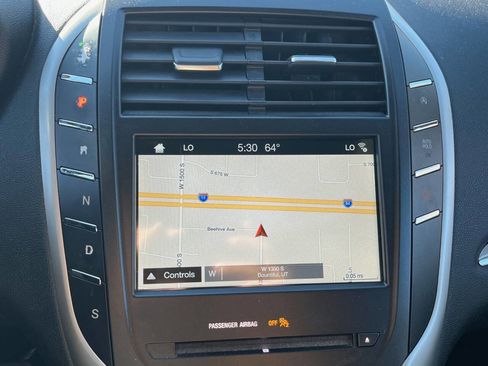 Used 2018 Lincoln MKC Select w/ Select Plus Package image 12