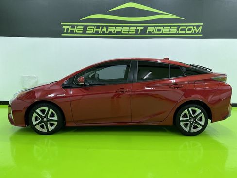 Used 2017 Toyota Prius FWD image 6