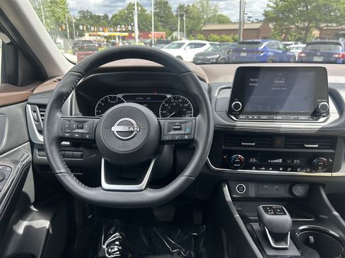 Used 2023 Nissan Rogue SV w/ SV Premium B Package AWD/4WD image 19