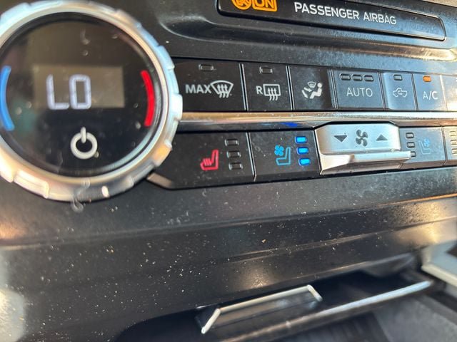 Used 2022 Ford F250 Lariat w/ Lariat Ultimate Package AWD/4WD image 29