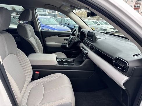 Certified 2023 Honda Pilot LX image 17