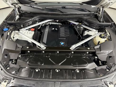 Used 2022 BMW X5 xDrive40i w/ M Sport Package image 48
