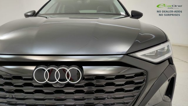 Used 2024 Audi Q8 e-tron Premium AWD/4WD image 25