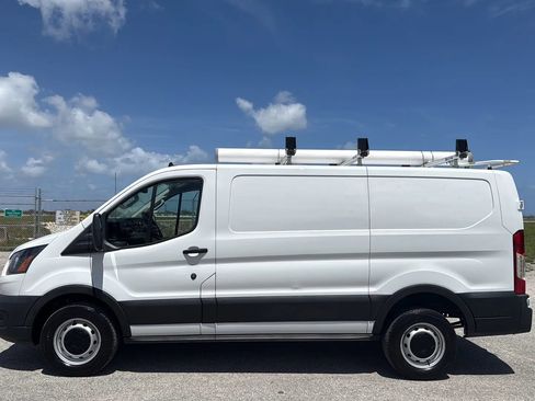 Used 2022 Ford Transit 250 Low Roof RWD image 3