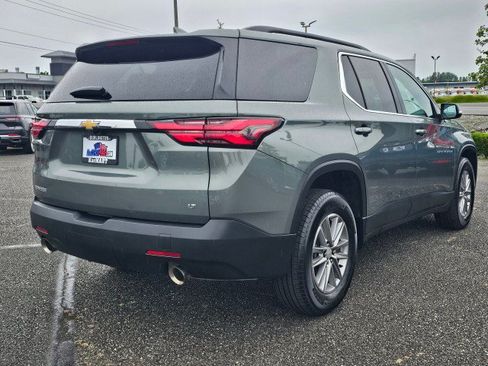 Used 2023 Chevrolet Traverse LT FWD image 3