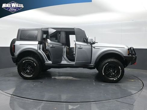Used 2023 Ford Bronco Outer Banks w/ Sasquatch Package AWD/4WD image 27