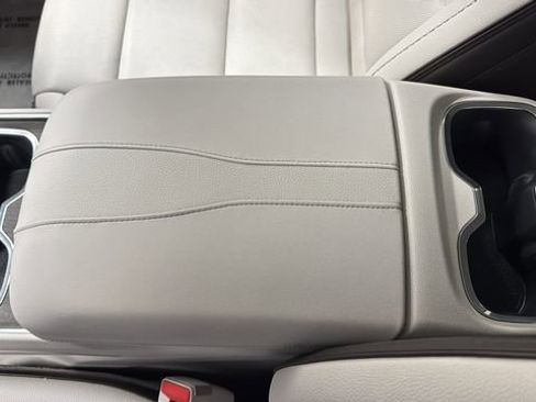 Used 2024 GMC Acadia Denali w/ Super Cruise Package AWD/4WD image 19