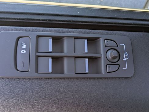 New 2026 Land Rover Discovery Sport Landmark AWD/4WD image 21