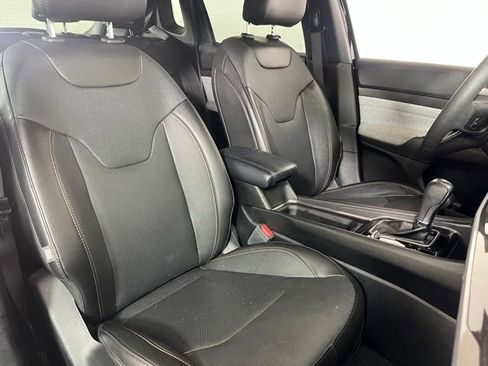 Used 2023 Jeep Compass Latitude image 43