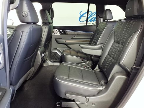 New 2026 Buick Enclave Avenir w/ Super Cruise Package image 8