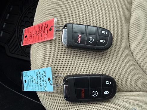 Used 2015 Jeep Renegade Latitude w/ Popular Equipment Group image 22