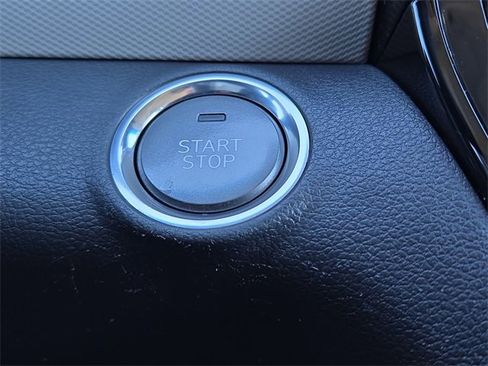 Used 2020 Hyundai Ioniq Limited image 12