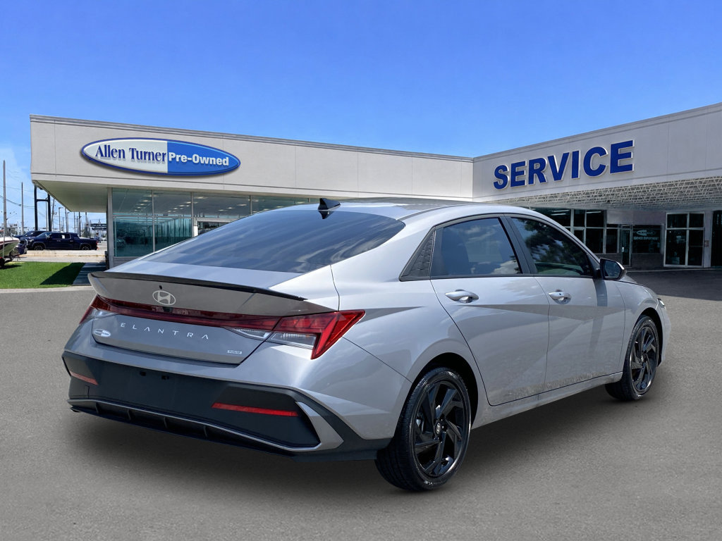 Certified 2026 Hyundai Elantra SEL FWD image 7