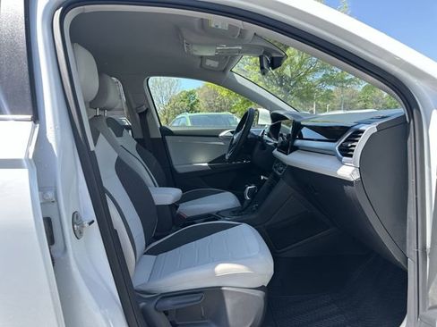 New 2026 Volkswagen Taos SE image 28