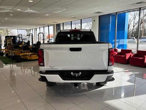 New 2024 Chevrolet Colorado LT w/ LT Convenience Package III image 3