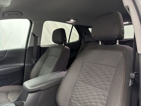 Used 2021 Chevrolet Equinox LT image 14