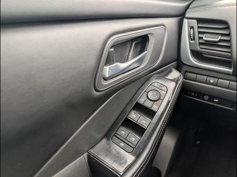 Used 2025 Nissan Rogue SV image 21