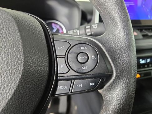 Used 2025 Toyota RAV4 XLE FWD image 23