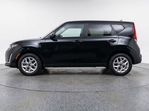 Used 2025 Kia Soul LX w/ LX Technology Package FWD image 5
