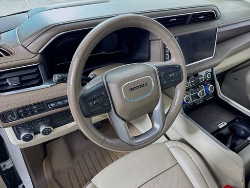 Used 2022 GMC Yukon Denali AWD/4WD image 14