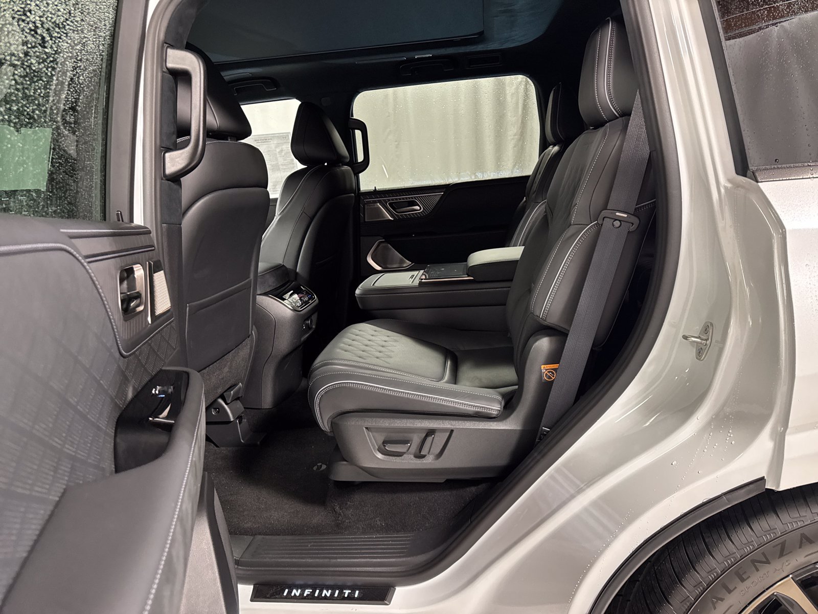 New 2026 INFINITI QX80 Autograph AWD/4WD image 5