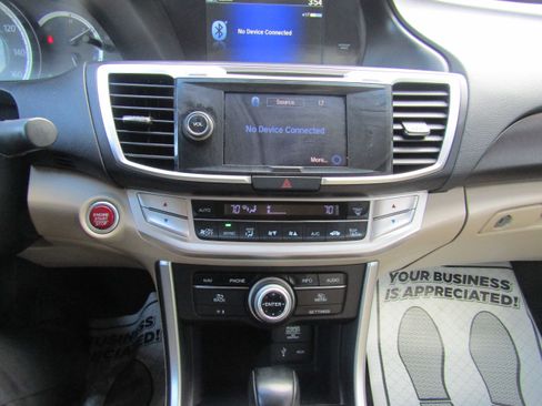 Used 2013 Honda Accord Touring image 18