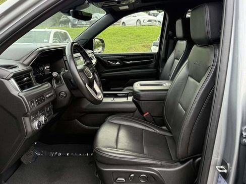 Certified 2024 GMC Yukon XL Denali w/ Advanced Technology Package AWD/4WD image 10