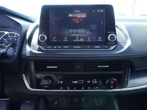 Certified 2025 Nissan Rogue SV FWD image 19