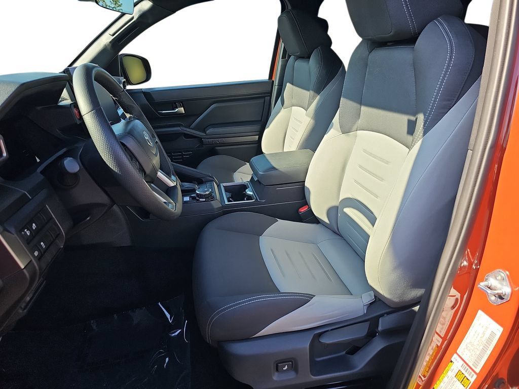 Used 2025 Toyota Tacoma TRD Sport AWD/4WD image 15