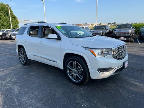 Used 2019 GMC Acadia Denali w/ Technology Package AWD/4WD image 4