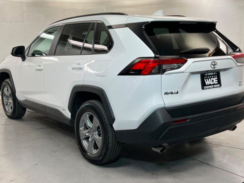Used 2025 Toyota RAV4 XLE AWD/4WD image 3