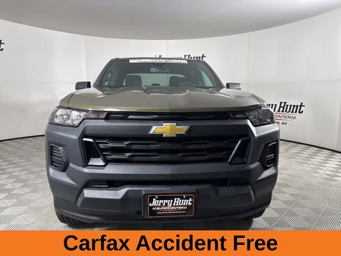 Used 2024 Chevrolet Colorado W/T RWD image 3