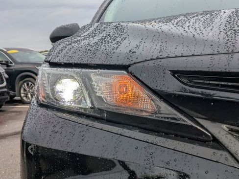 Used 2024 Toyota Camry SE FWD image 10