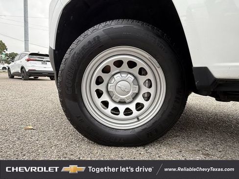 Used 2023 Chevrolet Colorado W/T w/ Safety Package RWD image 10