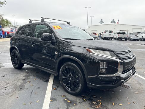 Used 2024 Mitsubishi Outlander Sport LE image 2