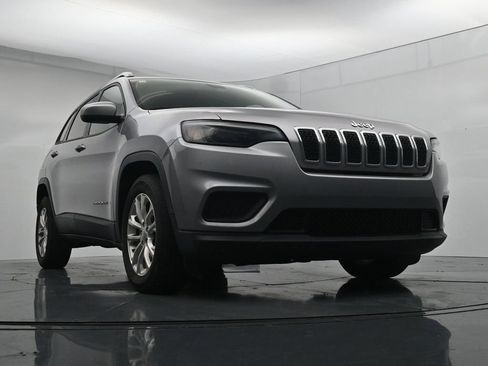 Used 2020 Jeep Cherokee Latitude FWD image 18