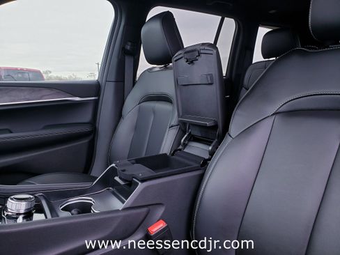 New 2025 Jeep Grand Cherokee Limited image 27