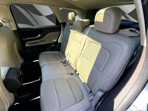 Used 2022 Lincoln Corsair AWD w/ Premium Package image 25