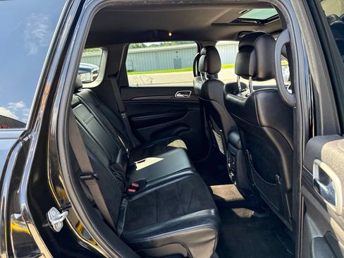 Used 2019 Jeep Grand Cherokee Altitude AWD/4WD image 14