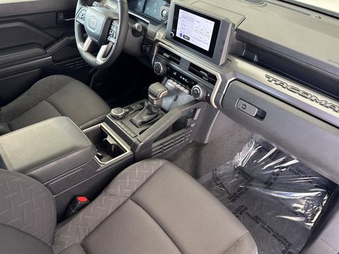 Certified 2024 Toyota Tacoma SR5 AWD/4WD image 14