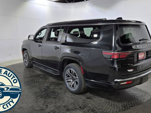 Used 2024 Jeep Wagoneer L Series II w/ Flexible Seating Group AWD/4WD image 5