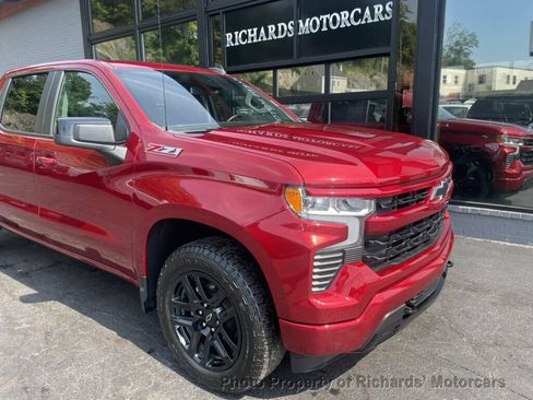Used 2024 Chevrolet Silverado 1500 RST w/ Convenience Package II AWD/4WD image 2